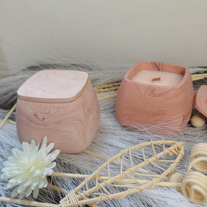 Cubric - Bougie parfumée et bougeoir en jesmonite