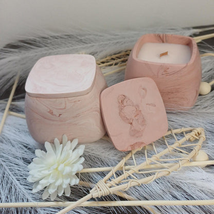 Cubric - Bougie parfumée et bougeoir en jesmonite