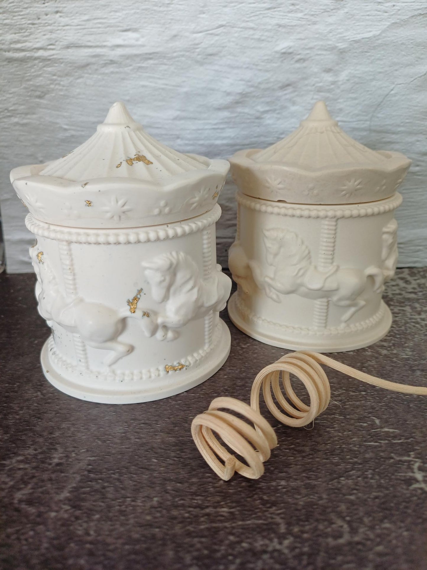 Manège - Bougie parfumée et bougeoir en jesmonite