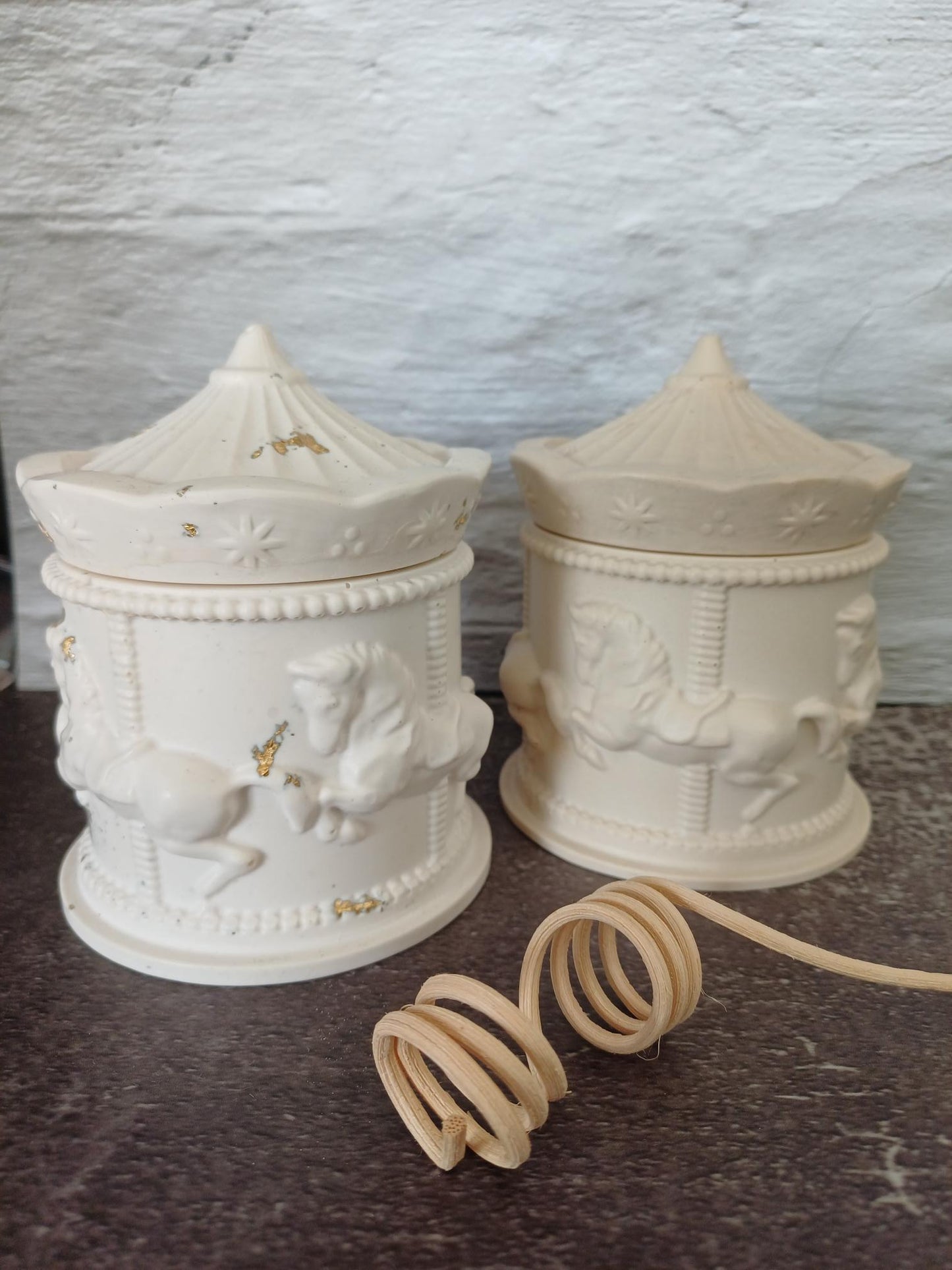 Manège - Bougie parfumée et bougeoir en jesmonite